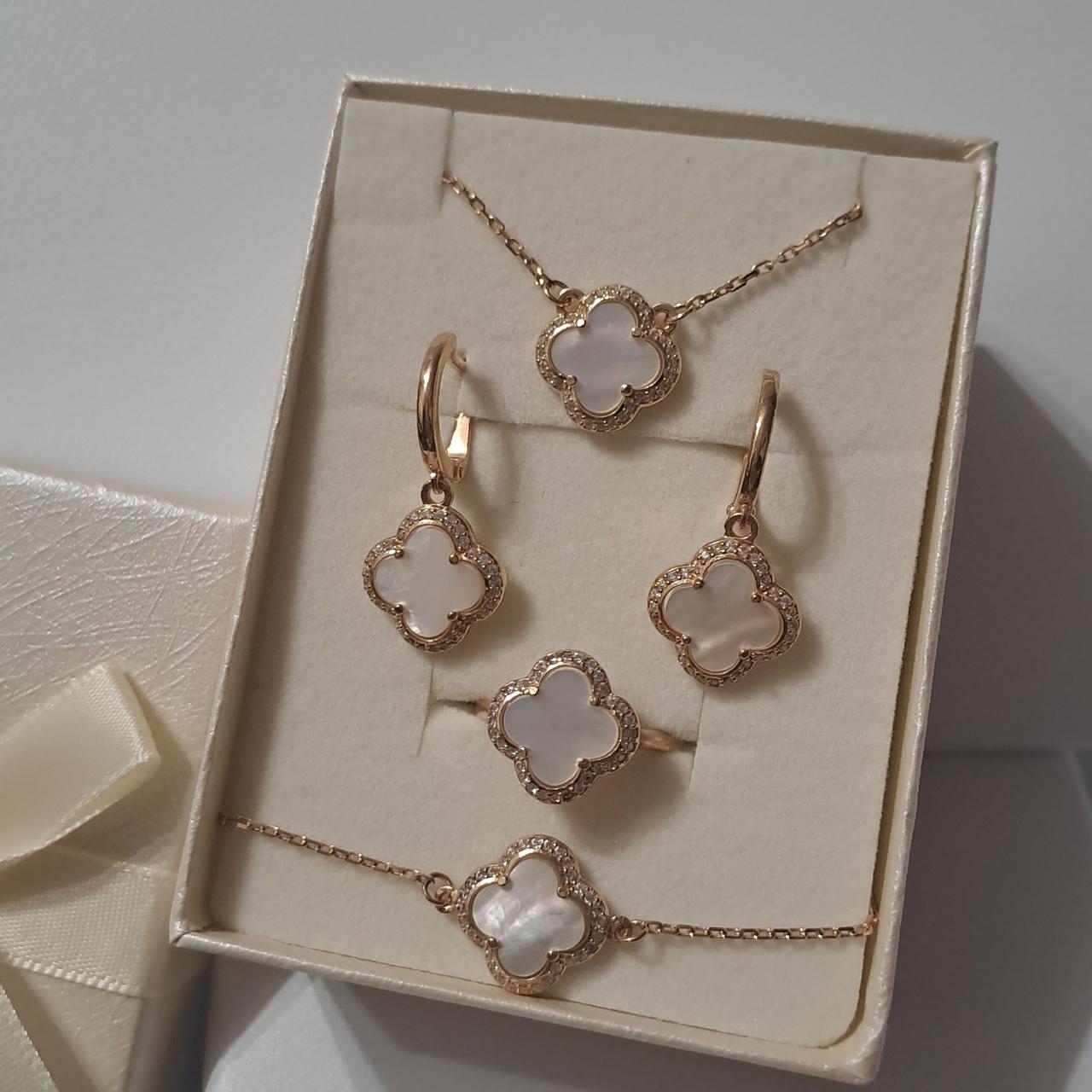 Срібний комплект в позолоті Сережки Кольє Каблучка Браслет Конюшина Перламутр