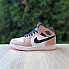 Жіночі зимові кросівки Nike Air Jordan 1 White Black Powder Білі Взуття Найк Джордан 1 високі шкіряні хутро зима, фото 3