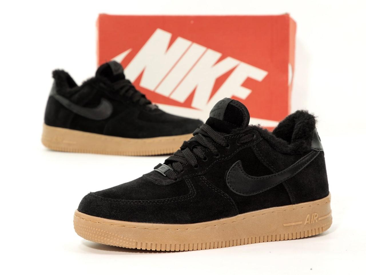 Зимові чоловічі кросівки Nike Air Force Winter Black Ginger замшові низькі Найк Аїр Форси чорні з хутром