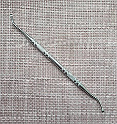 Педикюрний інструмент для догляду за нігтями