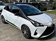 Модельні молдинги на двері для Toyota Yaris III 5dr LIFT 2017-2020