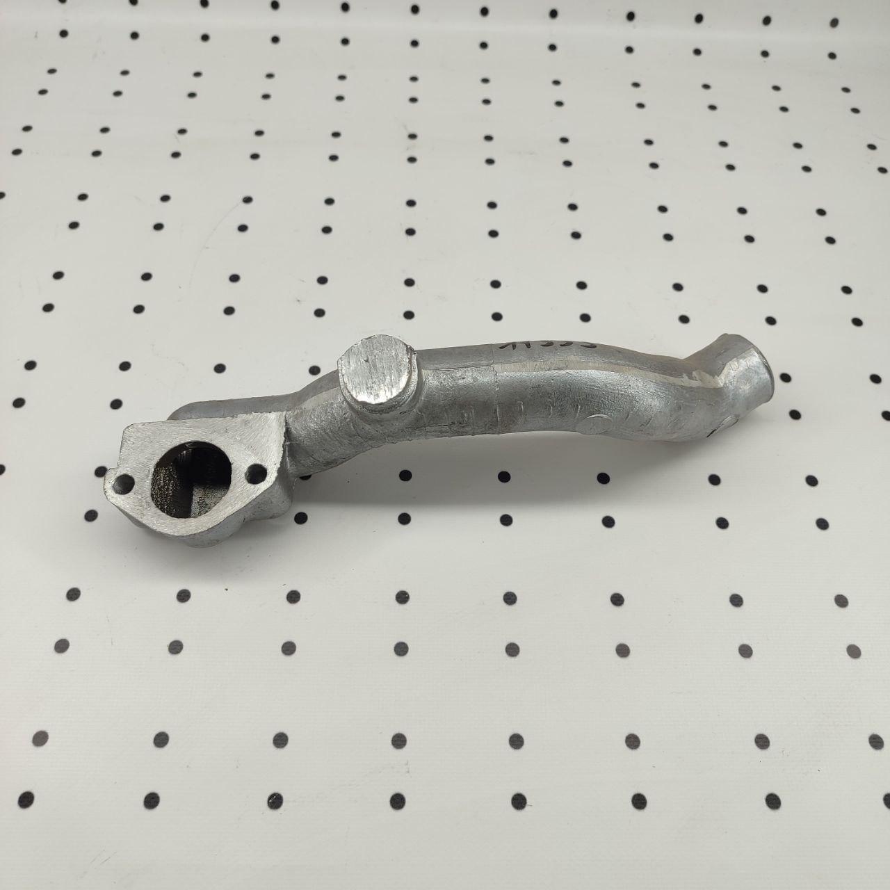 Патрубок водяного насоса МТЗ, фото 1