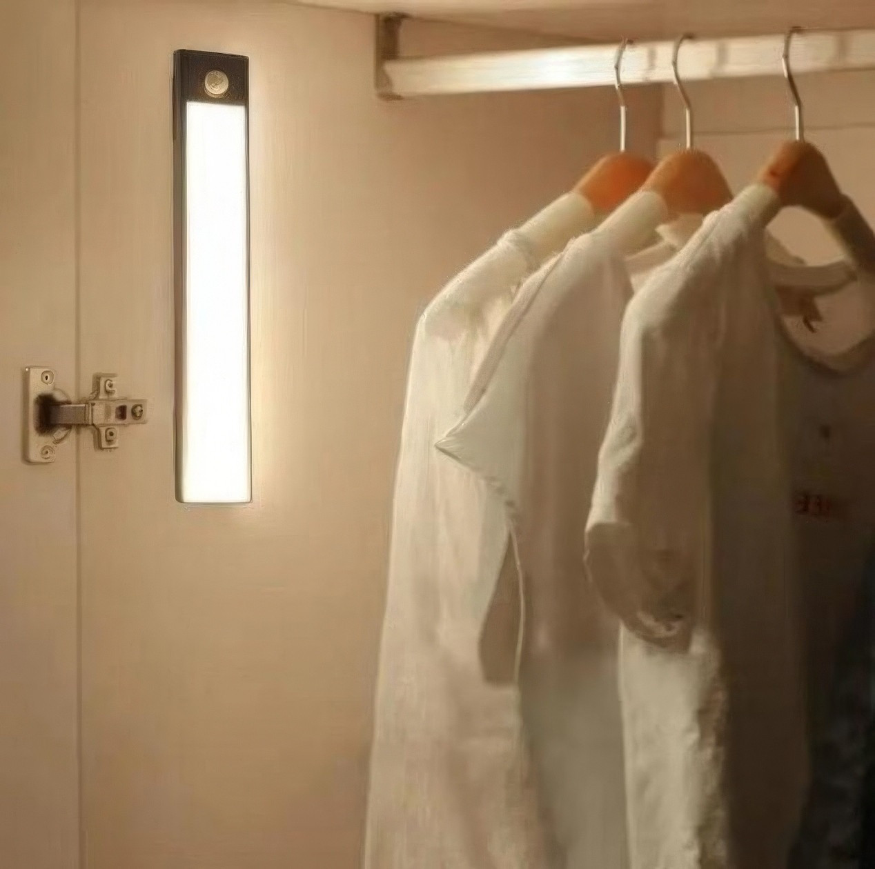 Накладний світильник на акумуляторі Intelligent Light 20см. HYSS 200, світильник із датчиком руху, фото 1