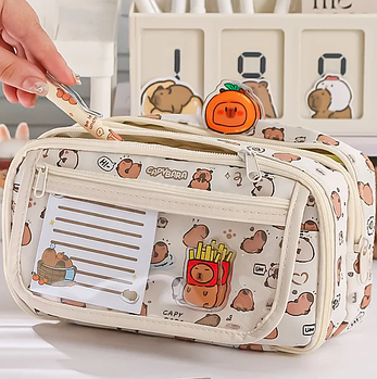 Пенал шкільний має 9 відділень із зображенням капібари 21 х 13 х 10.5 см