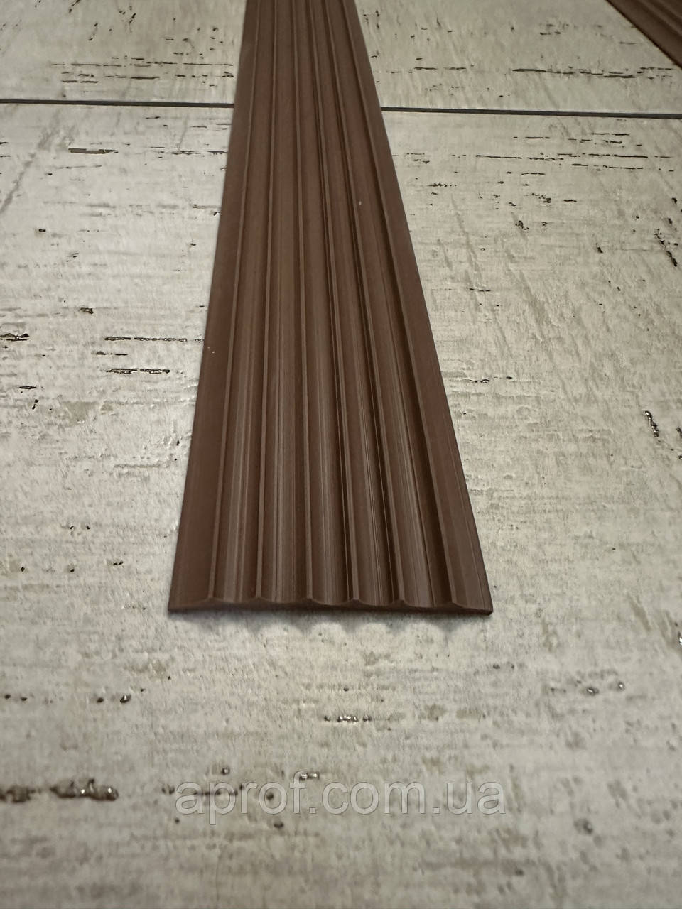 Самоклеюча антиковзна стрічка (50 мм) гумова, коричнева, фото 1