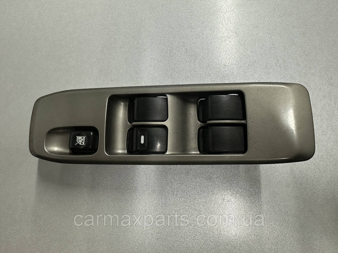 Блок кнопок склопідіймачів Mitsubishi Pajero Wagon III/IV 00-22 б/у Оригінал MR587942, фото 1