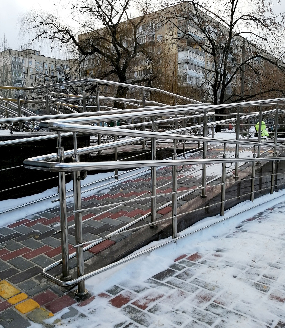 Огородження пандуса з нержавіючої сталі AISI 304, поручень Ø 38 мм, стійка Ø 38 мм, 3 ригелі Ø12 мм, Хмельницький