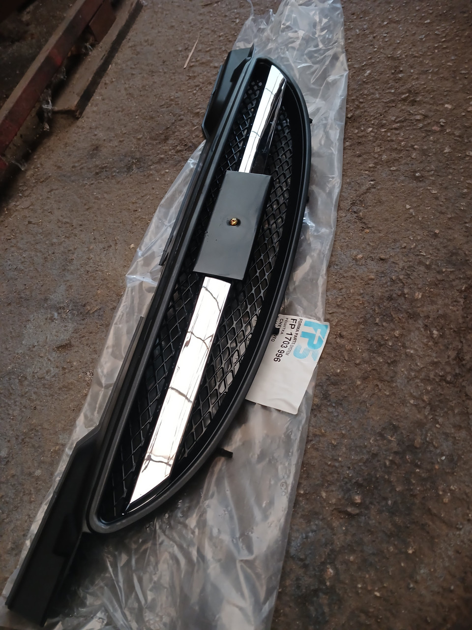 Решітка переднього бампера шевролет авео (Т200.т250 кузова) (04-, фото 1