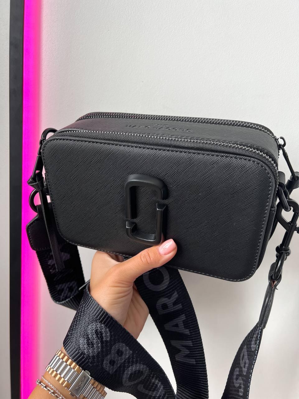 Жіноча сумка Marc Jacobs The Snapshot Total Black V2 (Чорна) сумка Крос Боді-екошкіра на 2 відділення MJ