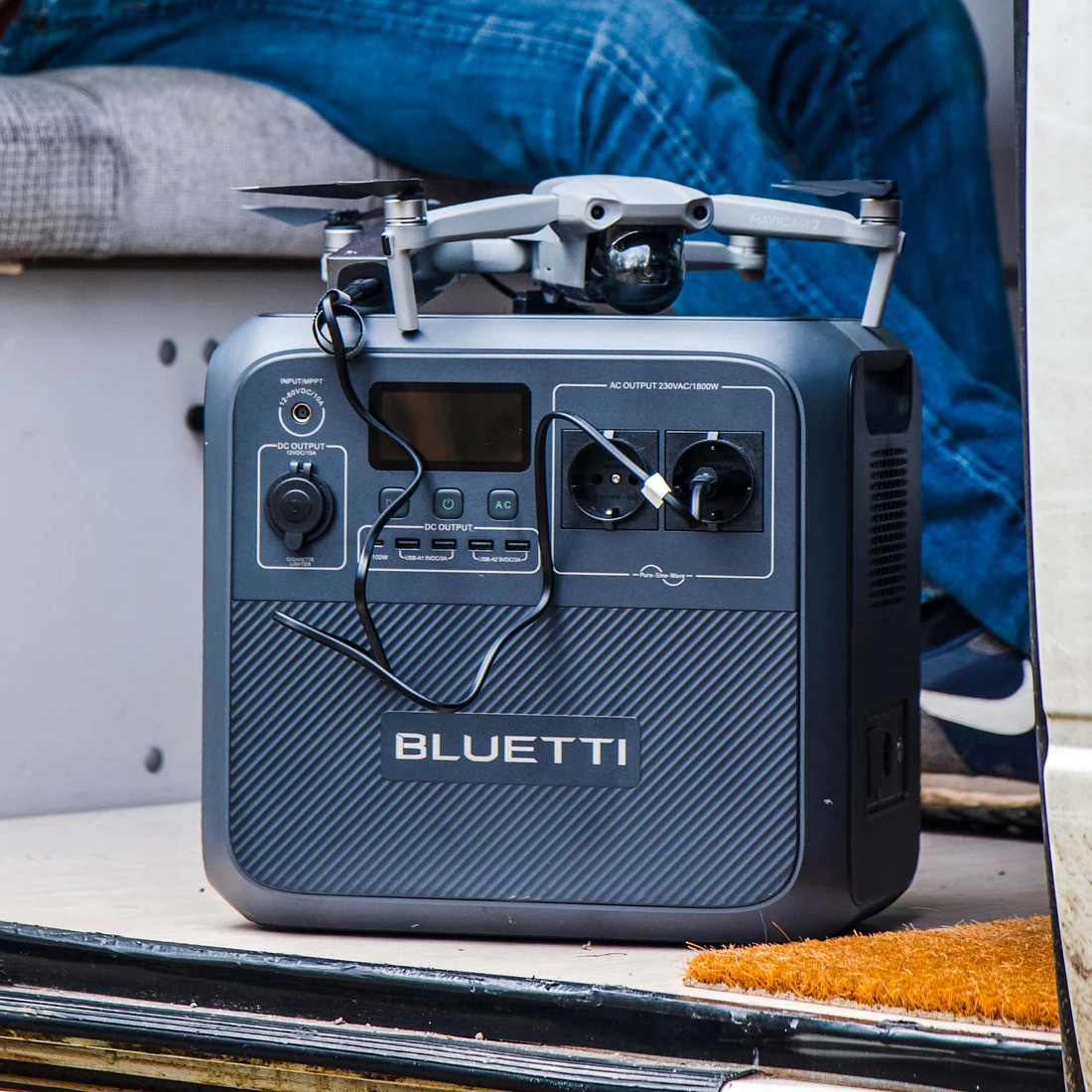 Зарядна станція Bluetti АС180 1800W