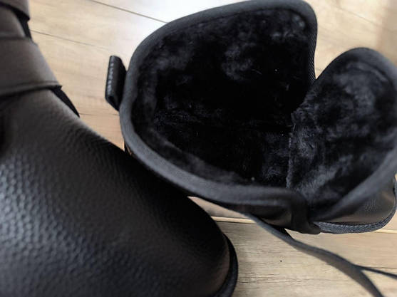 Угги кожаные ЧЕРНЫЕ с лейбл UGG ботиночки полусапожки на липучках на высокой платформе женские, фото 5