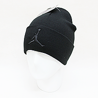 Тепла шапка джордан (jordan) чорного кольору з чорною вишивкою на відвороті ZE00104-8