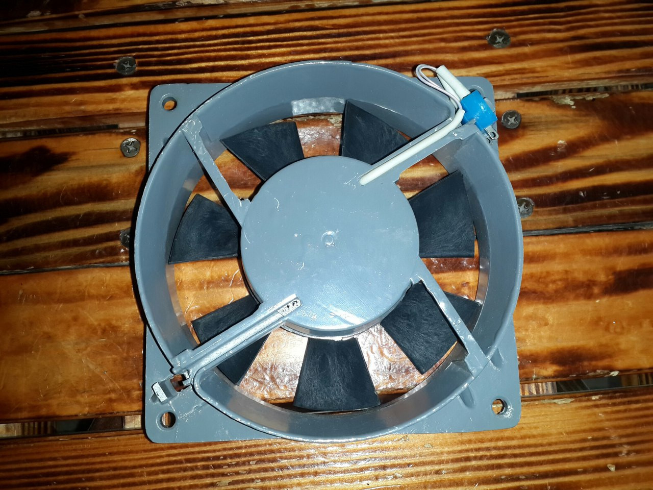 Вентилятор для інкубатора 25w