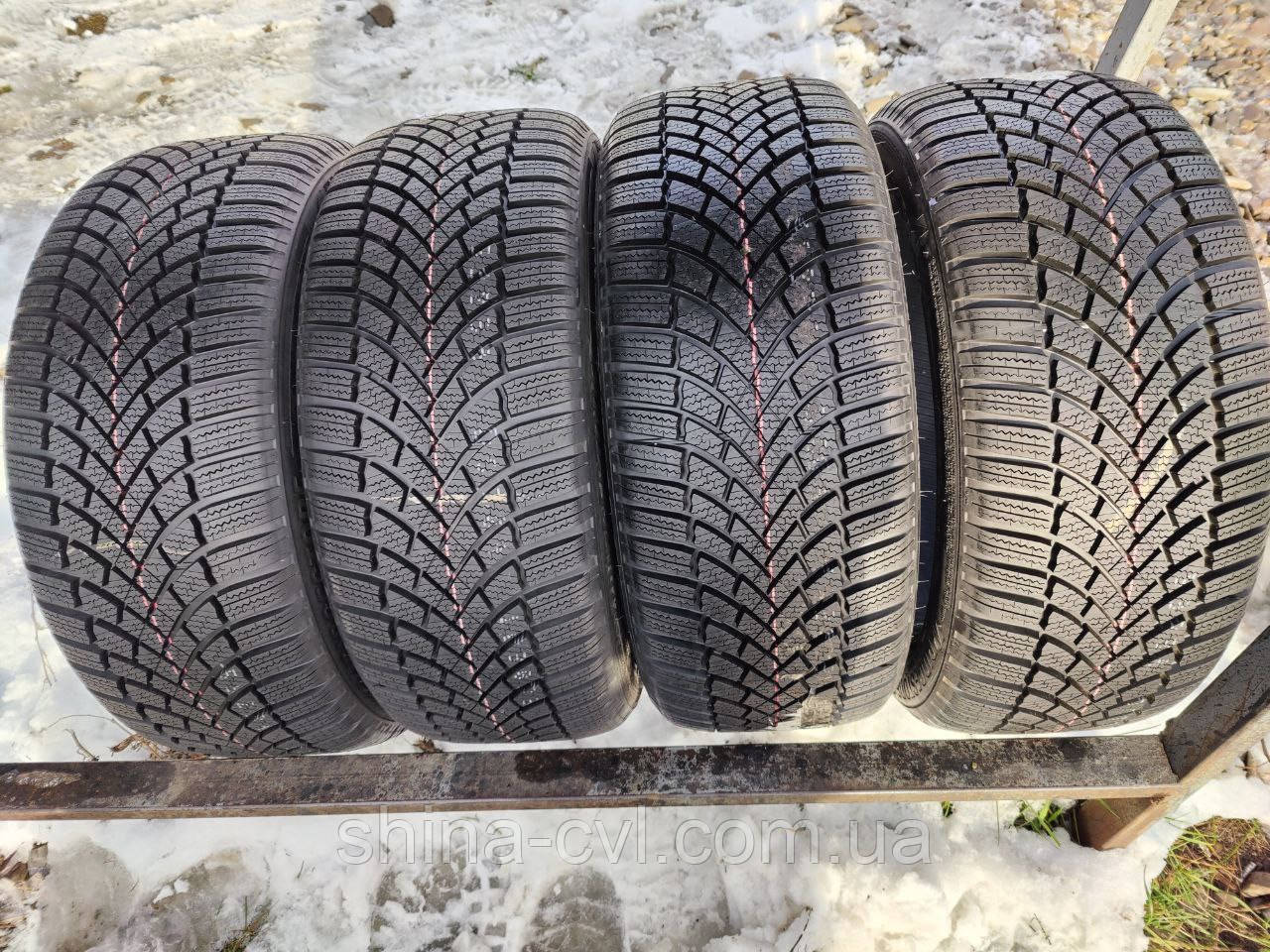 Зимові шини 225 45 r17 94V Bridgestone Blizzak LM005