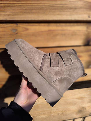 Угги ботиночки БЕЖЕВЫЕ KHAKI на липучках и высокой подошве с лейбл UGG утепленые женские зимние LQD, фото 4