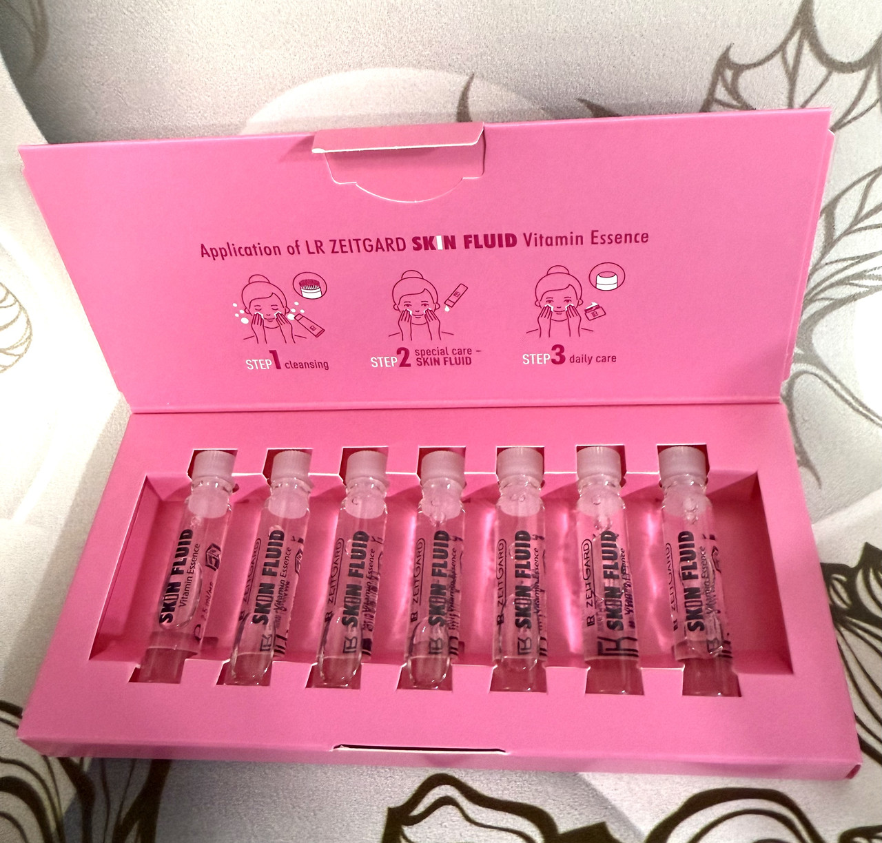 Антивікова сироватка для шкіри обличчя LR Health and Beauty Zeitgard в ампулах