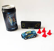 Міні-машинка на пульті управління — Розмір 7 см з акумулятором і фарами, що світяться Настільна машинка