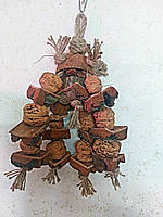 Іграшка для папуг-горіхова насолода.