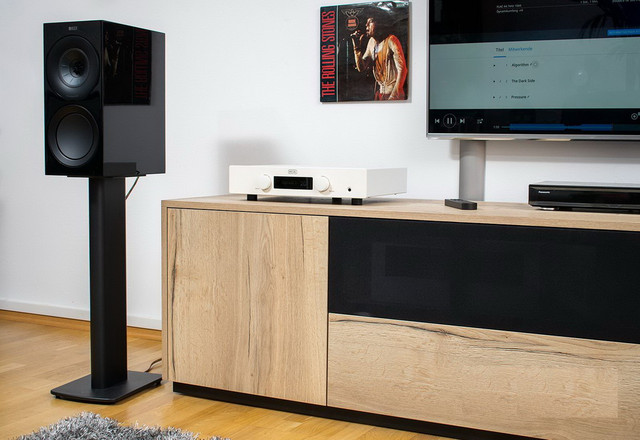 KEF R3
