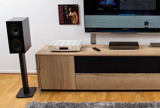 KEF R3