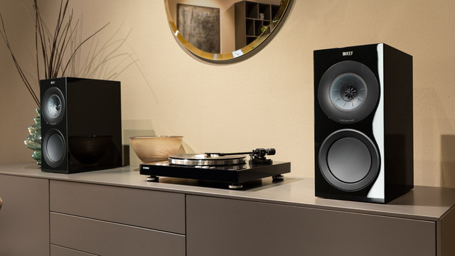 KEF R3