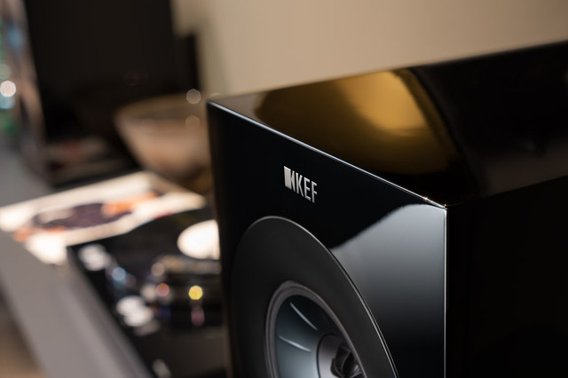 KEF R3
