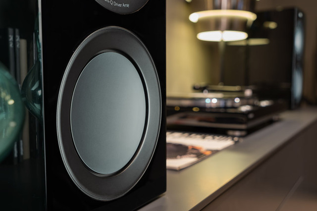 KEF R3