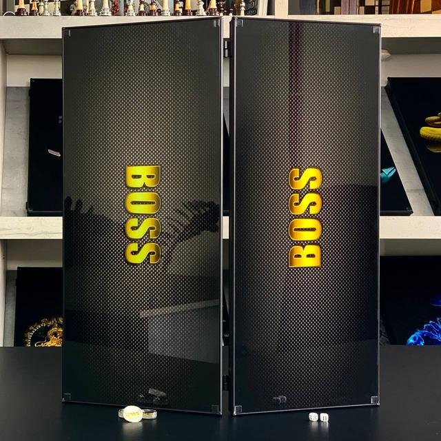 Нарди зі скла, босс