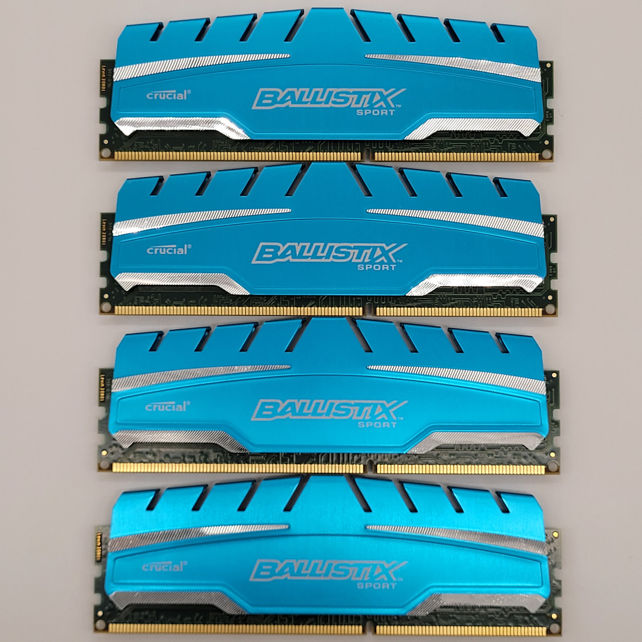 Комплект оперативної пам'яті Crucial Ballistix DDR3 16Gb (4x4Gb) 1866MHz PC3 14900U CL10 (BLS4G3D18ADS3) Б/В