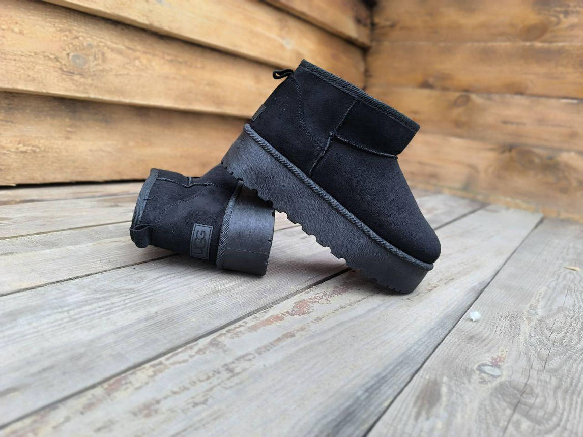 Уги короткі черевички теплі ЧОРНІ на високій підошві з лейбл UGG екозамша жіночі зима, фото 1