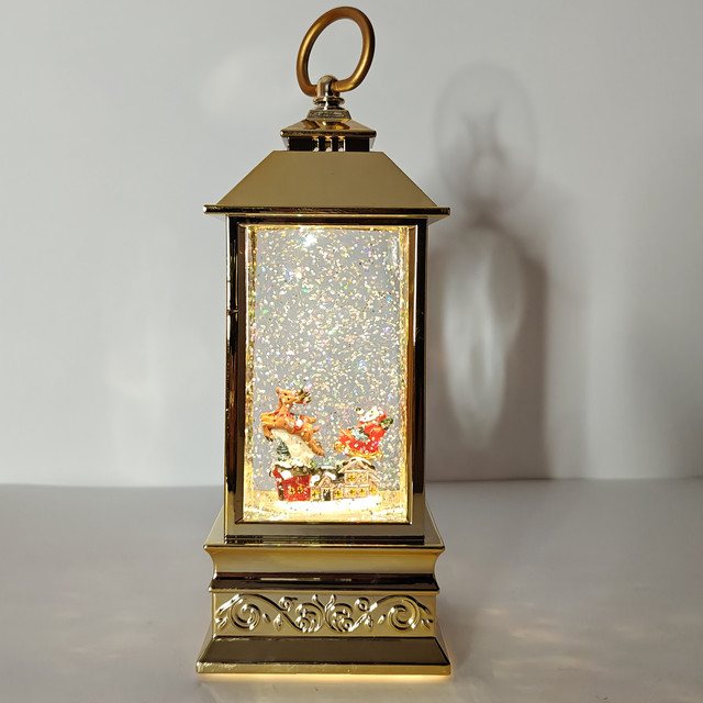 Новогодний декоративный стеклянный светильник со снегом Snow Water Lantern "Дед мороз на санях с оленями" Рождественский ретро фонарь с эффектом снега, подсветкой и анимацией работающий от батареек или шнур USB  