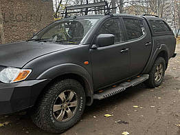 Бокові пороги Dakar V2 з LED для Mitsubishi L200 чорний метал (2 шт)