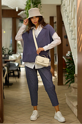 Жилет жіночий синій в'язаний вільний