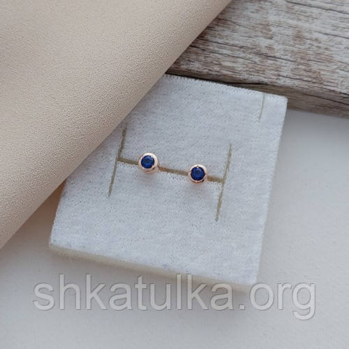 Сережки вкрутки золоті з синьою круглою шпинеллю 1.76