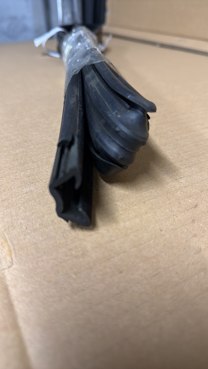 Ущільнювач скла двері 2108 правий БРТ (бархотка), фото 1