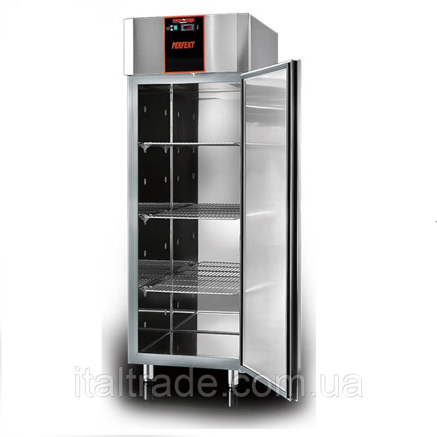 Шафа холодильна Tecnodom AF07PKMTN об'ємом 700 л