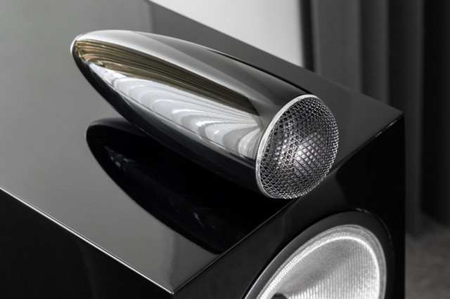 Bowers & Wilkins 702 S2 Anniversary Edition