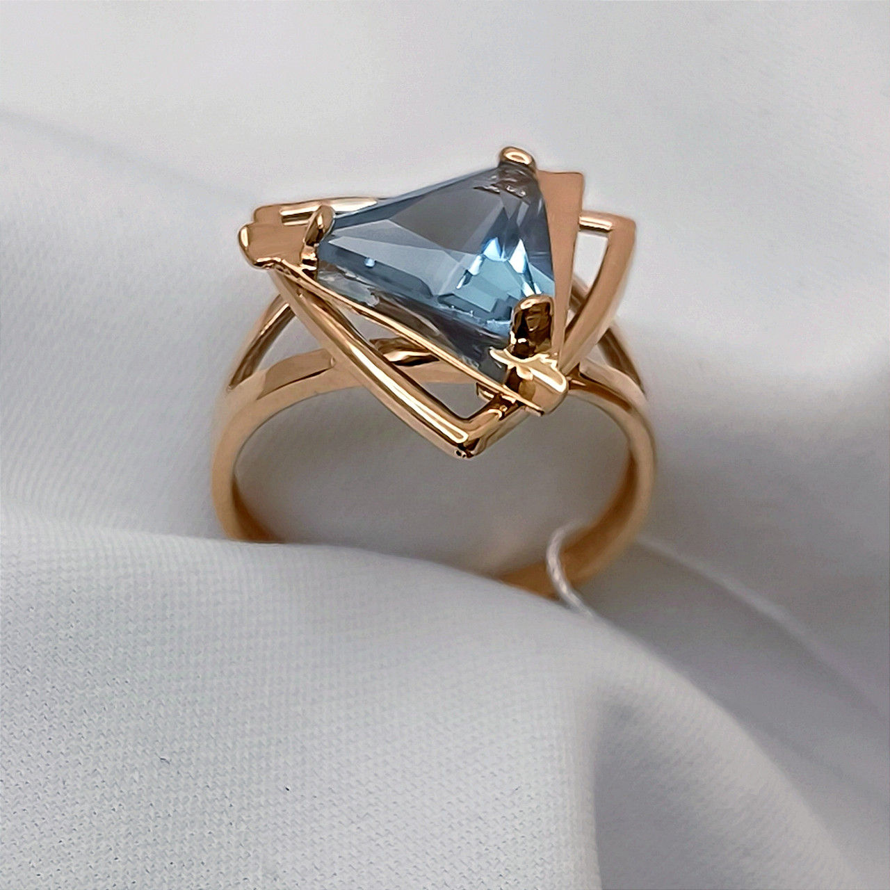 Золоте кільце 585 проби з топазом, фото 1