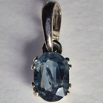Срібний кулон жіночий з природним каменем блакитним тиловим кіанітом Підвіска ручної роботи