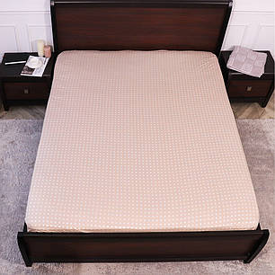 Натяжне захисне простирадло мікрофібра на гумці (120*200*25) з принтом дрібні квадрати на бежевому, фото 1