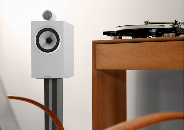 Bowers & Wilkins 705 S2 Anniversary Edition