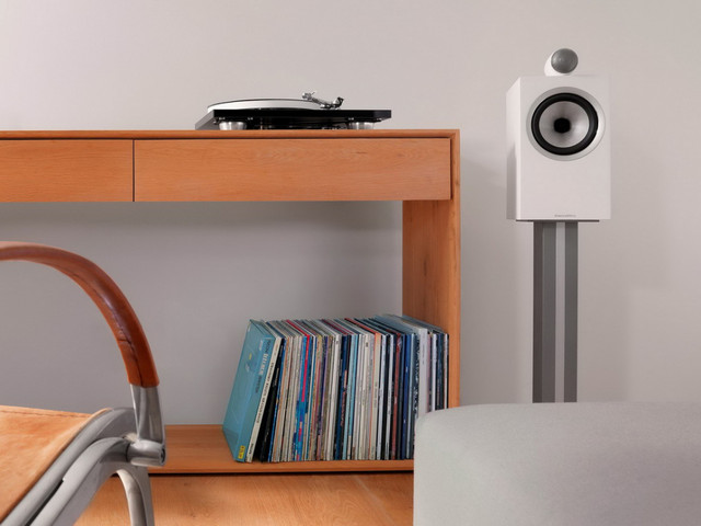 Bowers & Wilkins 705 S2 Anniversary Edition