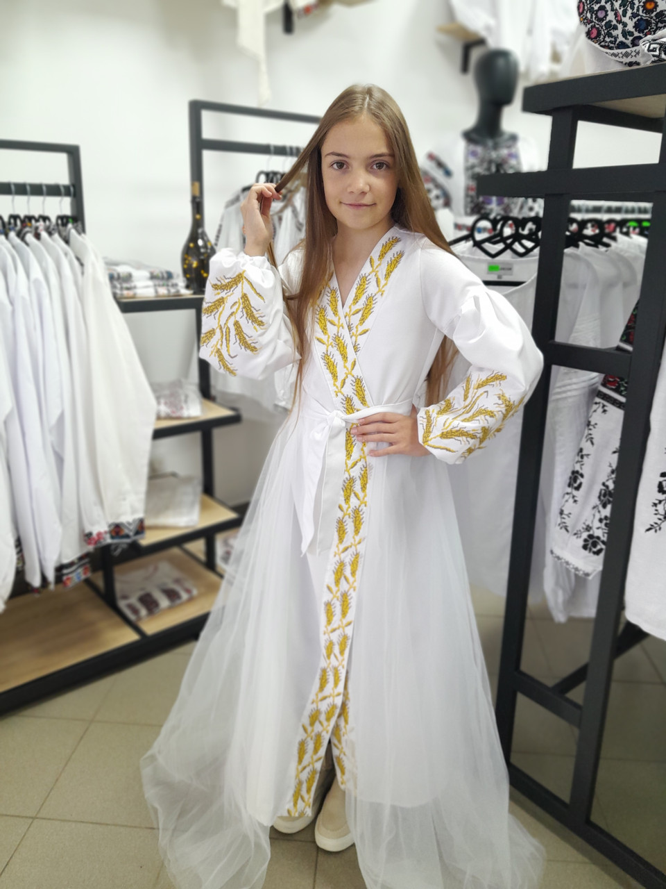 Ексклюзивна сукня з атласу і фатином