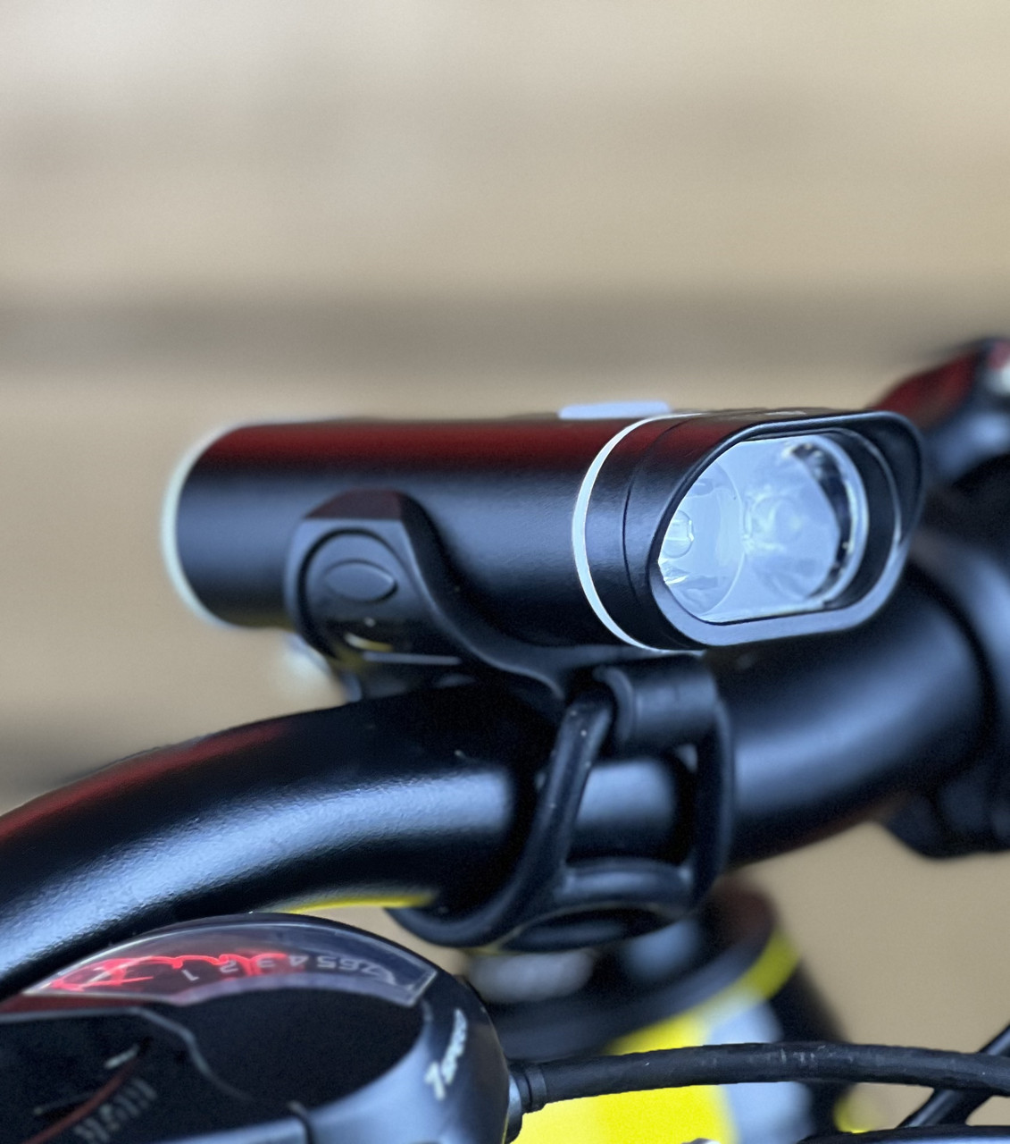 Фонарик на велосипед ліхтарик фара передня ONRIDE Loft (500 lm, 1800 mAh, Type-C), алюмінієва чорна