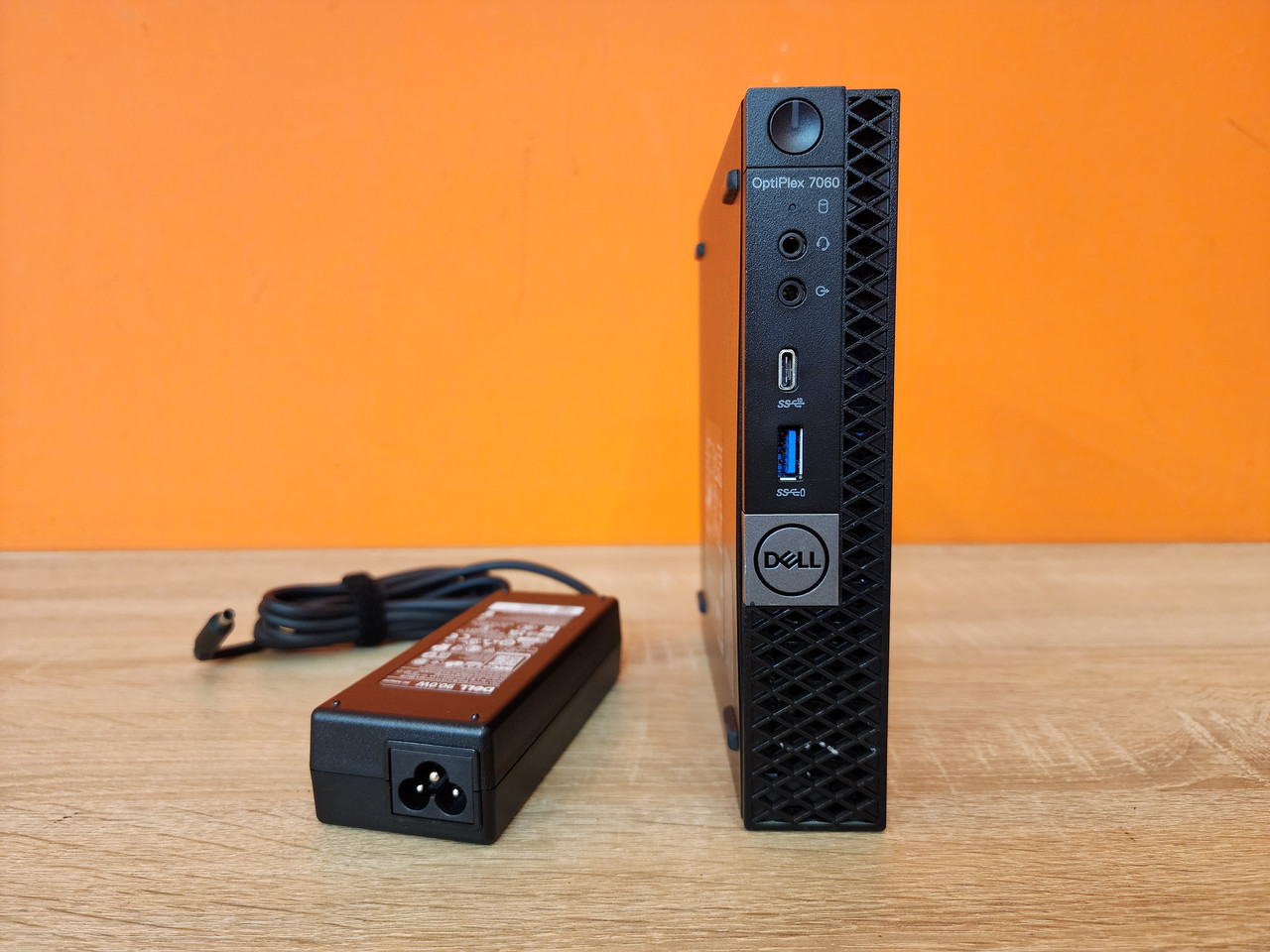 Комп'ютер Dell Optiplex 7060 Micro, Intel Core i5-8500T 3.5GHz, DDR4 16ГБ, NVME 256ГБ, Type-C, WiFi, BT, Win10 Pro