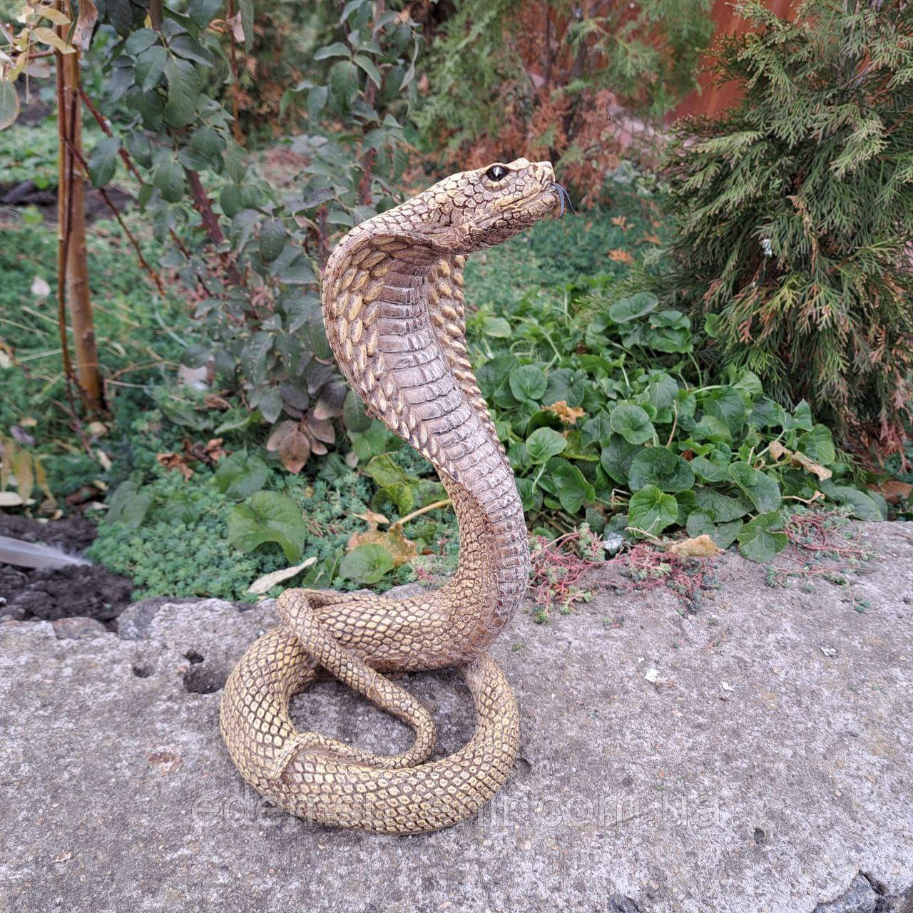 Фігура Кобра закритий ріт, жовта (30х15х15 см), скульптура для саду, фігурка змії з полістоуну, фото 1