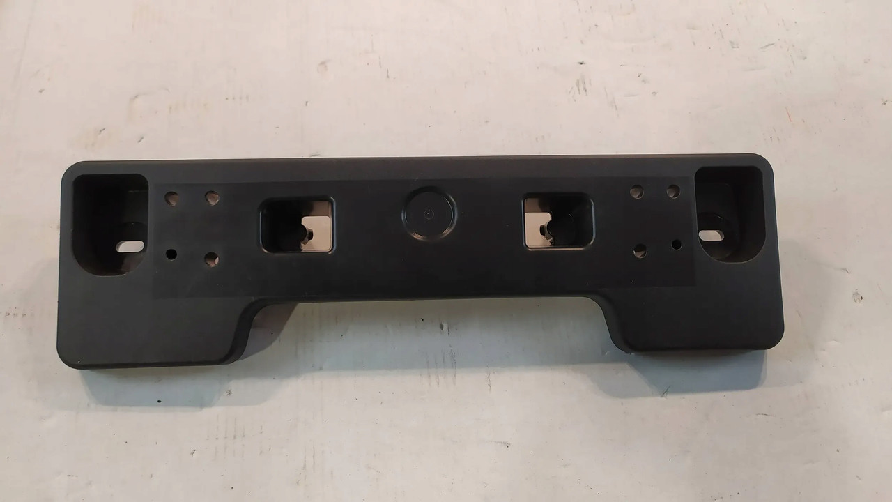 Рамка номерного знаку передня Mazda CX-5 21-, KSD550171