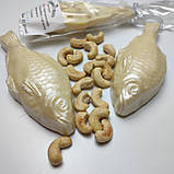 Риба Вобла з білого шоколаду Velvet 32% з цілими горіхами кеш’ю 80 грамів крафтове виробництво, фото 8