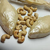 Риба Вобла з білого шоколаду Velvet 32% з цілими горіхами кеш’ю 80 грамів крафтове виробництво, фото 9