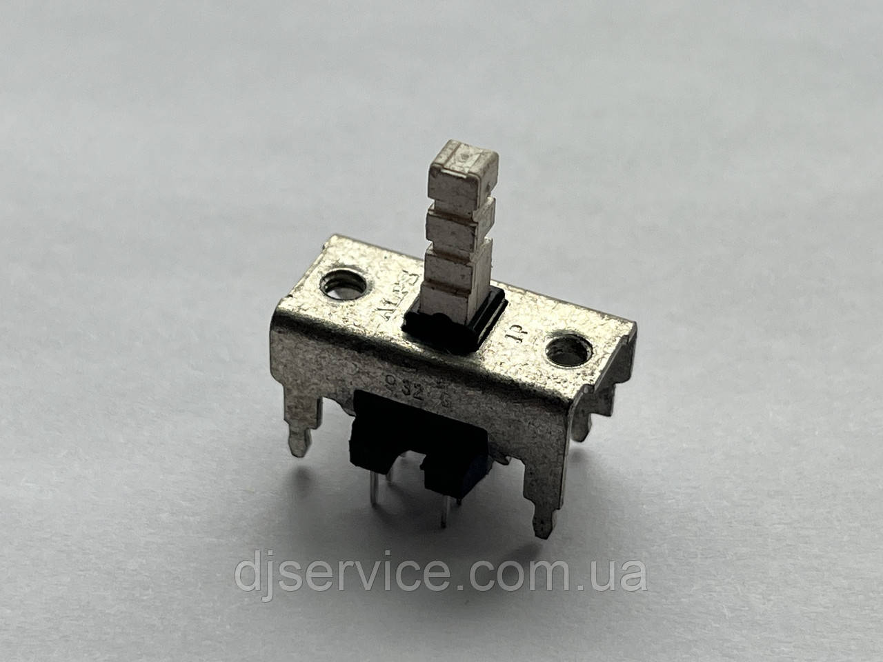 Кнопка з фіксацією Matshushita 14x10mm для пультів Phonic, підсилювачів Technics, фото 1